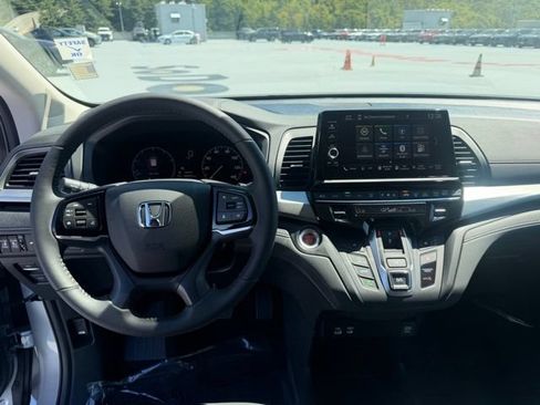 Certified 2026 Honda Odyssey EX-L image 17