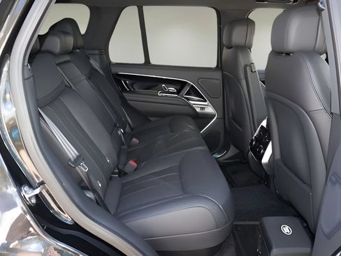 New 2026 Land Rover Range Rover SE AWD/4WD image 17