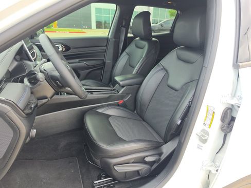 New 2026 Jeep Compass Latitude AWD/4WD image 13