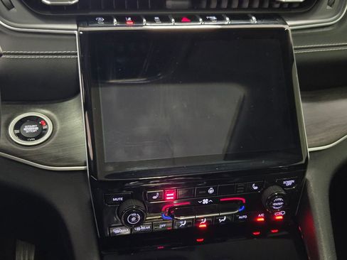 Used 2022 Jeep Grand Cherokee L Limited image 24