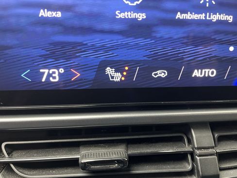 Used 2024 Chevrolet Equinox EV RS image 24