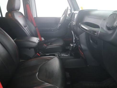 Used 2017 Jeep Wrangler Unlimited Rubicon image 27