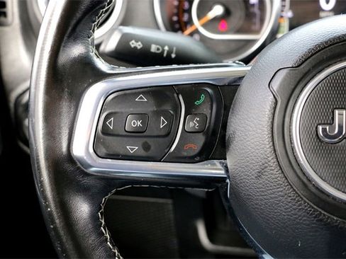 Used 2020 Jeep Gladiator Overland image 14