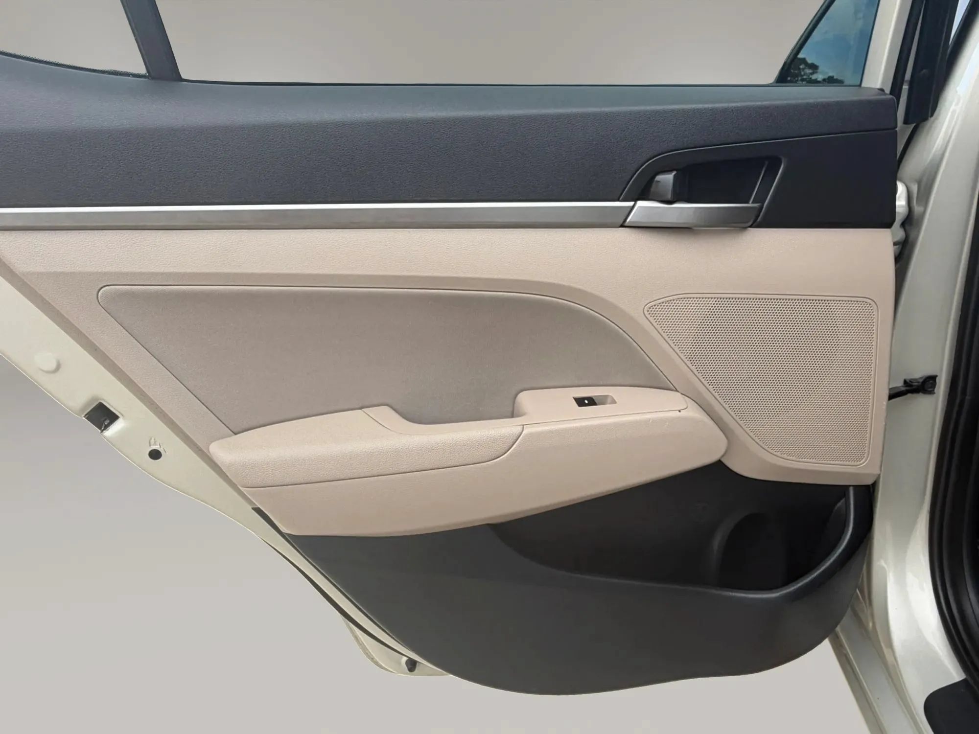 Used 2017 Hyundai Elantra SE FWD image 26