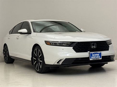 Used 2023 Honda Accord Touring image 4
