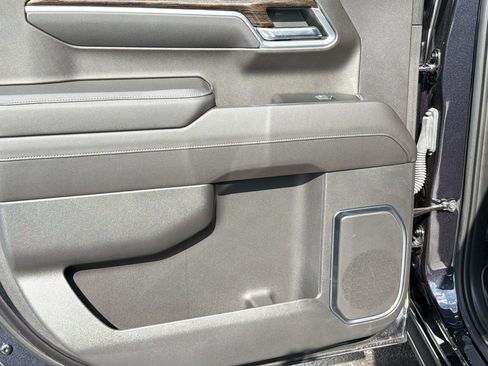 Used 2022 GMC Sierra 1500 Elevation w/ Preferred Package image 28