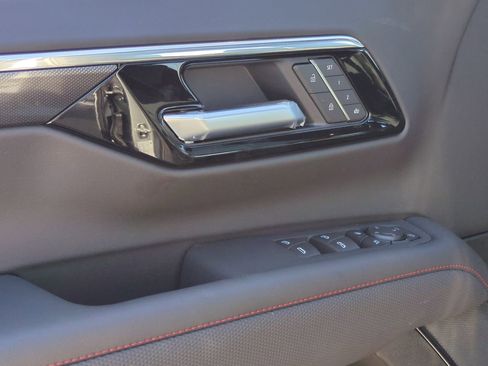 New 2026 Chevrolet Suburban RST image 84