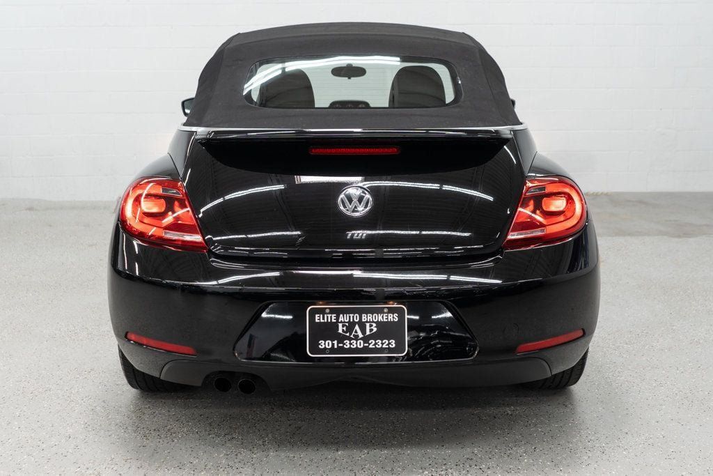 Used 2013 Volkswagen Beetle TDI FWD image 31