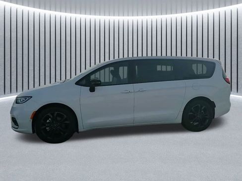 New 2026 Chrysler Pacifica Select image 17