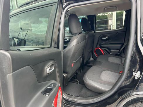 Used 2017 Jeep Renegade Trailhawk AWD/4WD image 14