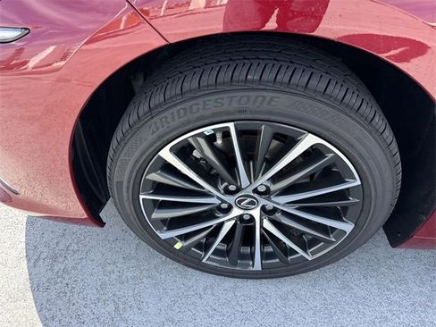 New 2025 Lexus ES 350 w/ Premium Package image 10