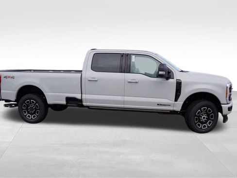New 2026 Ford F250 Platinum AWD/4WD image 2