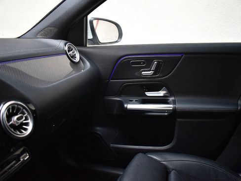 Used 2021 Mercedes-Benz GLA 35 AMG 4MATIC w/ Premium Package image 32