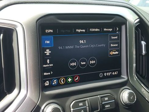 Used 2020 Chevrolet Silverado 1500 LTZ w/ LTZ Convenience Package AWD/4WD image 17