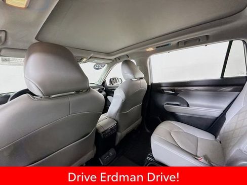 Certified 2021 Toyota Highlander Platinum AWD/4WD image 10