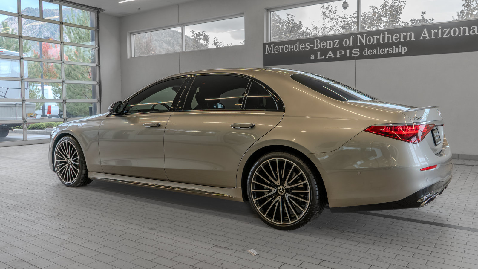 Used 2024 Mercedes-Benz S 580 4MATIC Sedan image 13