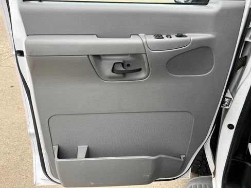Used 2007 Ford E-350 and Econoline 350 XLT image 26