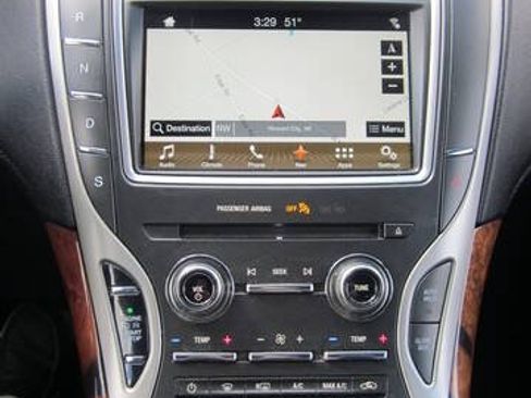 Used 2018 Lincoln MKX Select w/ Select Plus Package AWD/4WD image 16