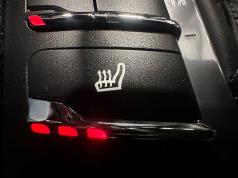 Used 2018 Porsche Macan image 23