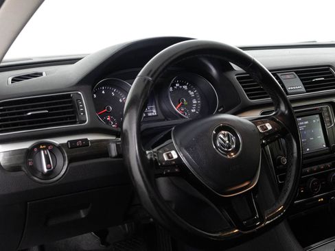 Used 2018 Volkswagen Passat 2.0T SE w/ SE Lighting Package image 33