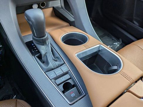 Certified 2022 Toyota Avalon Limited image 12