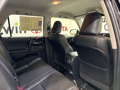 Used 2024 Toyota 4Runner TRD Off-Road Premium AWD/4WD image 15