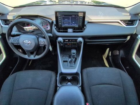 Used 2021 Toyota RAV4 LE FWD image 15