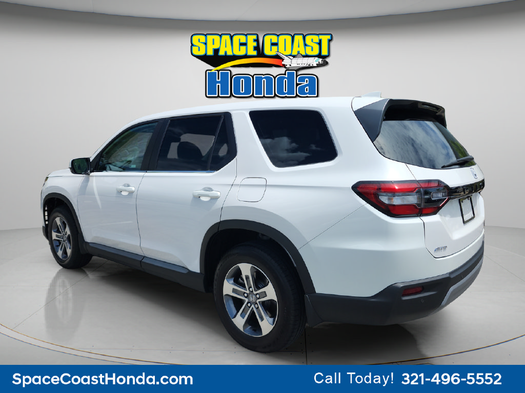 Used 2025 Honda Pilot EX-L image 9