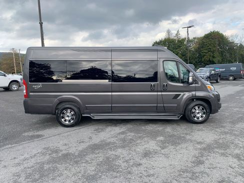 Used 2023 RAM ProMaster 3500 w/ Premium Appearance Group image 4