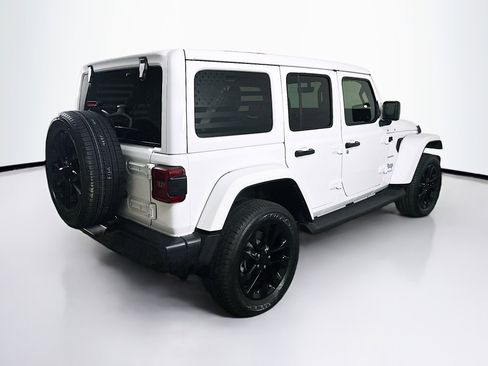 Used 2022 Jeep Wrangler Sahara w/ Safety Group image 9
