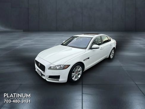 Used 2017 Jaguar XF Premium image 6