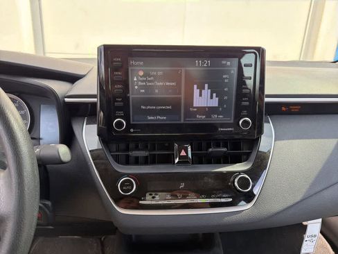 Used 2022 Toyota Corolla LE w/ Carpet Mat Package (TMS) image 29