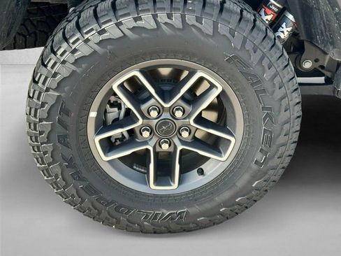Used 2026 Jeep Gladiator Mojave AWD/4WD image 7