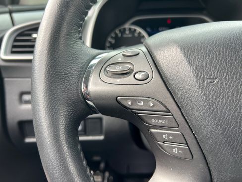 Used 2023 Nissan Murano SV image 18