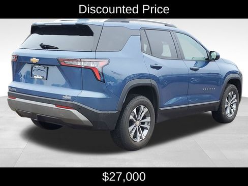 Used 2025 Chevrolet Equinox LT w/ Convenience Package II image 3