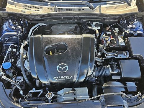 Used 2018 MAZDA MAZDA3 Touring image 10