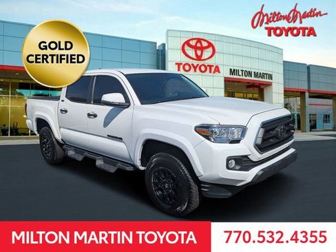 Certified 2022 Toyota Tacoma SR5 image 1