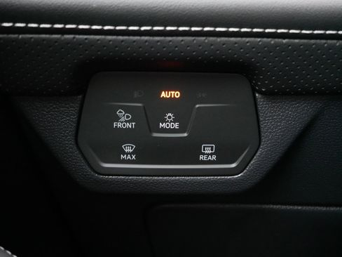 Certified 2024 Volkswagen Atlas SEL Premium R-Line image 27