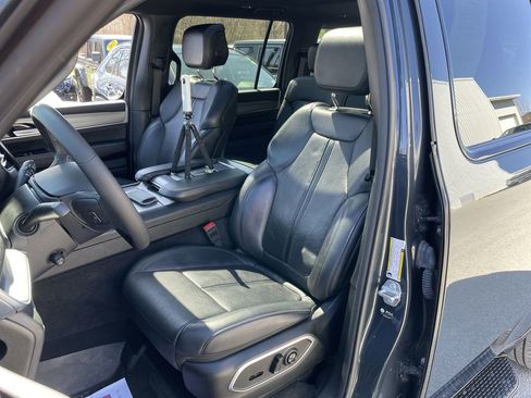 Used 2024 Jeep Wagoneer Series II AWD/4WD image 11