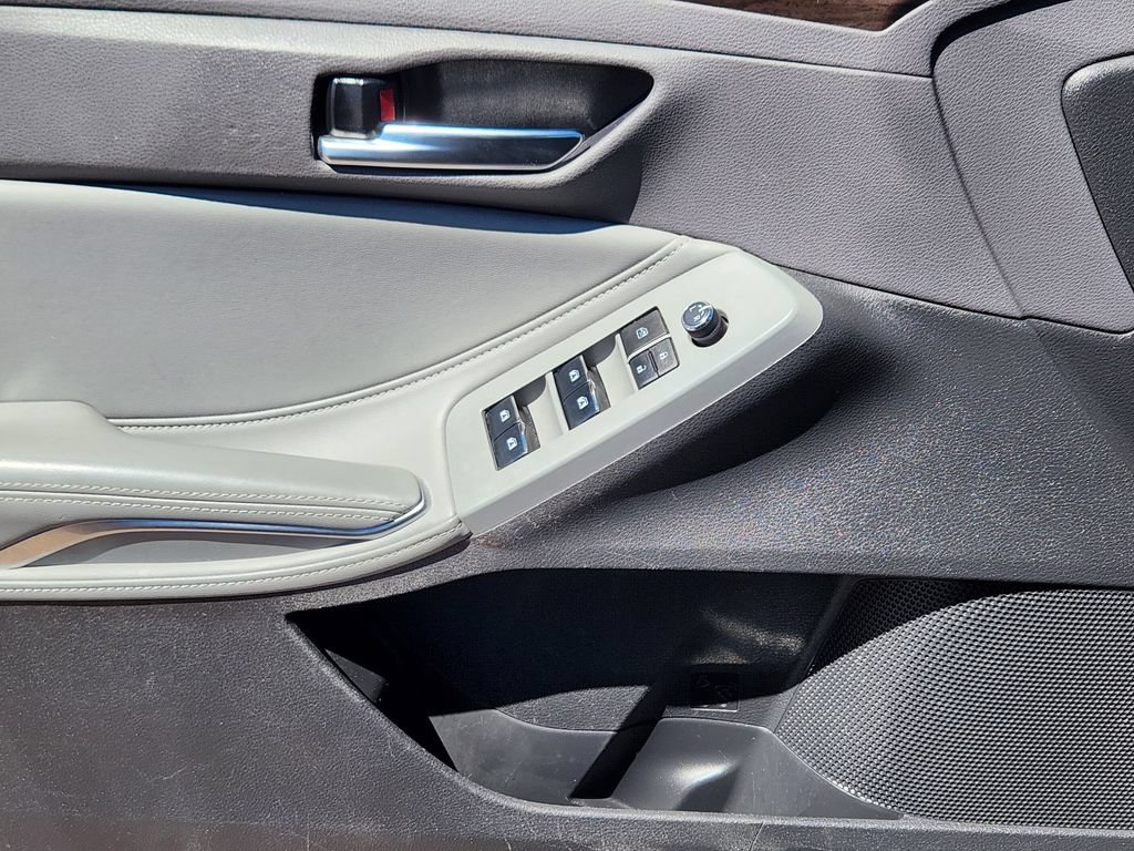 Used 2021 Toyota Avalon XLE w/ Carpet Mat Package (TMS) FWD image 14
