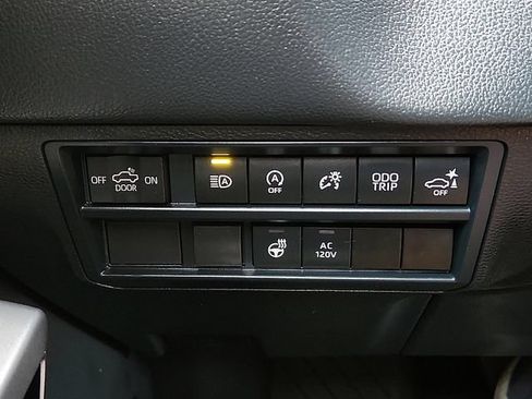 Used 2025 Toyota Tundra Limited AWD/4WD image 22