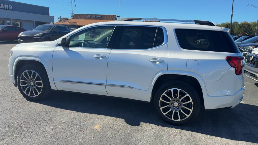 Used 2022 GMC Acadia Denali w/ Denali Ultimate Package AWD/4WD image 4