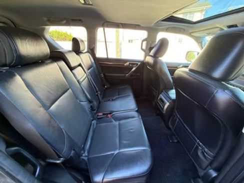 Used 2018 Lexus GX 460 Premium w/ Premium Package AWD/4WD image 28