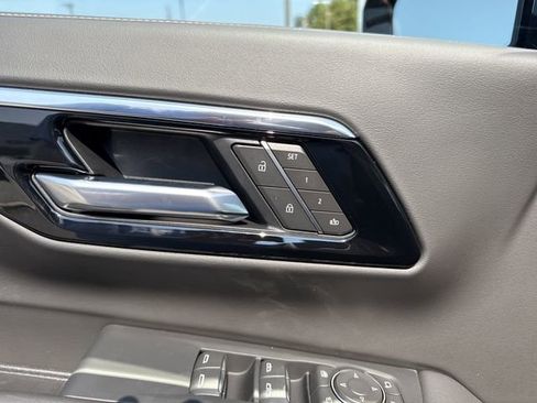 New 2025 Chevrolet Suburban Premier image 12