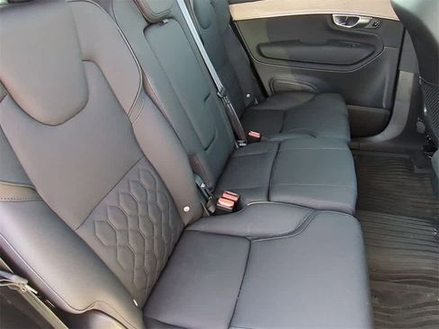 New 2025 Volvo XC90 B5 Plus w/ Protection Package Premier image 19