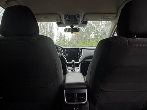 Used 2024 Subaru Outback Premium AWD/4WD image 32