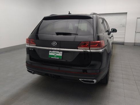 Used 2023 Volkswagen Atlas SE w/ Black Wheel Package FWD image 7