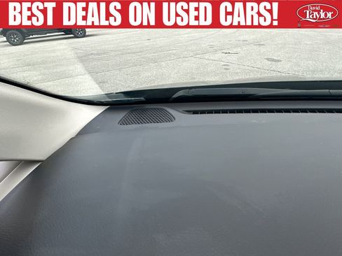Used 2024 Chrysler Pacifica Touring-L FWD image 14