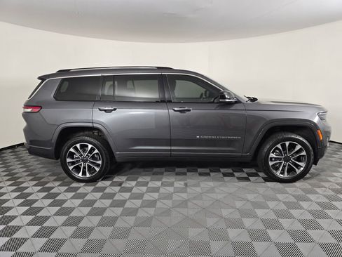 Used 2021 Jeep Grand Cherokee L Overland w/ Luxury Tech Group IV image 2