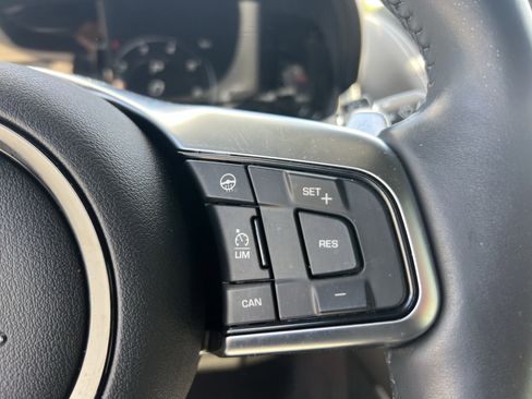 Used 2023 Jaguar F-TYPE Coupe image 22